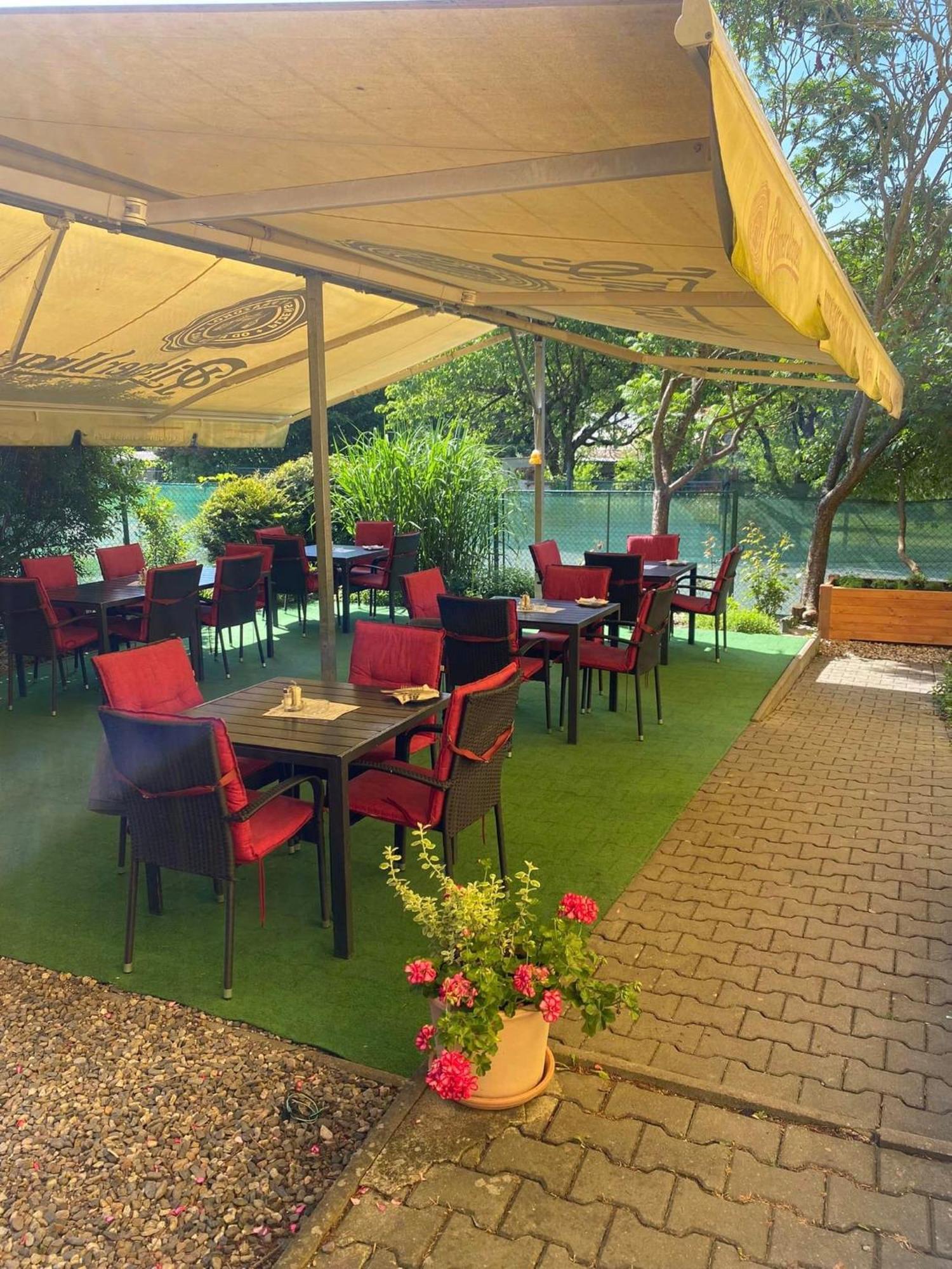 Restaurace Stara Lipa Hotel Česká Lípa Bagian luar foto
