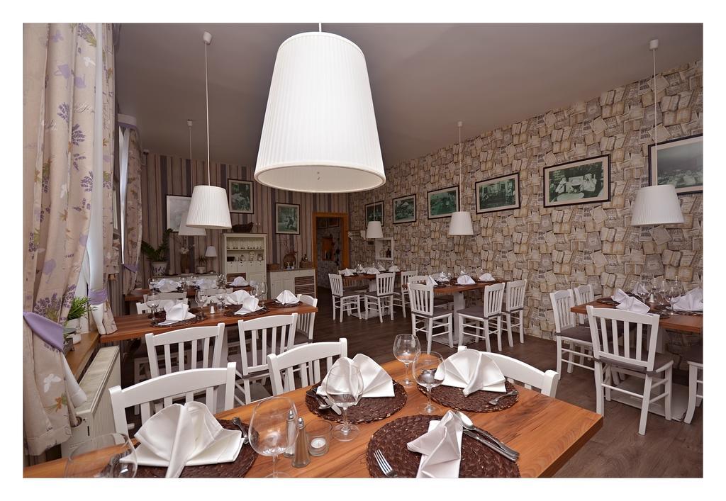 Restaurace Stara Lipa Hotel Česká Lípa Bagian luar foto