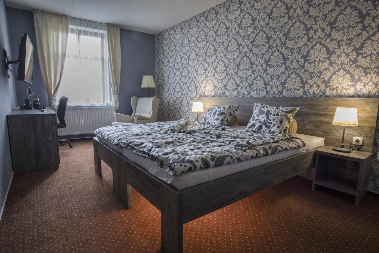 Restaurace Stara Lipa Hotel Česká Lípa Bagian luar foto